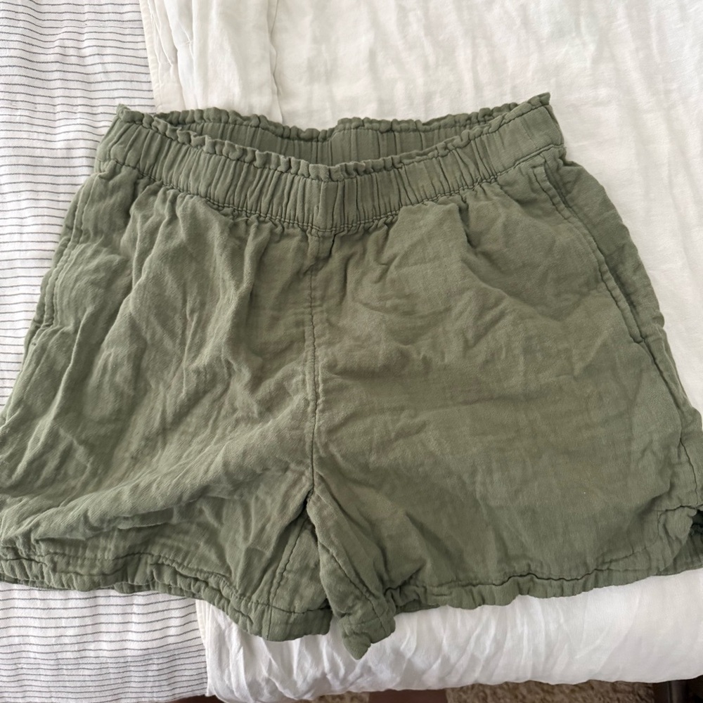 NOWT linen Old Navy shorts green medium